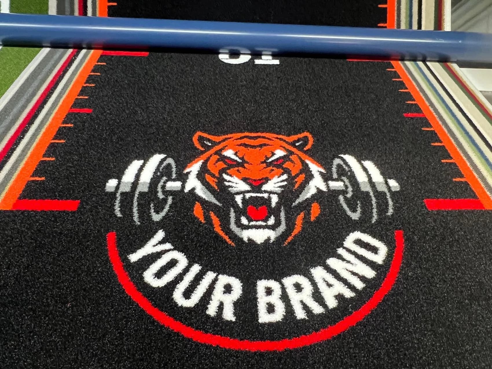 Pista Heroturfs personalizada com logótipo tecido